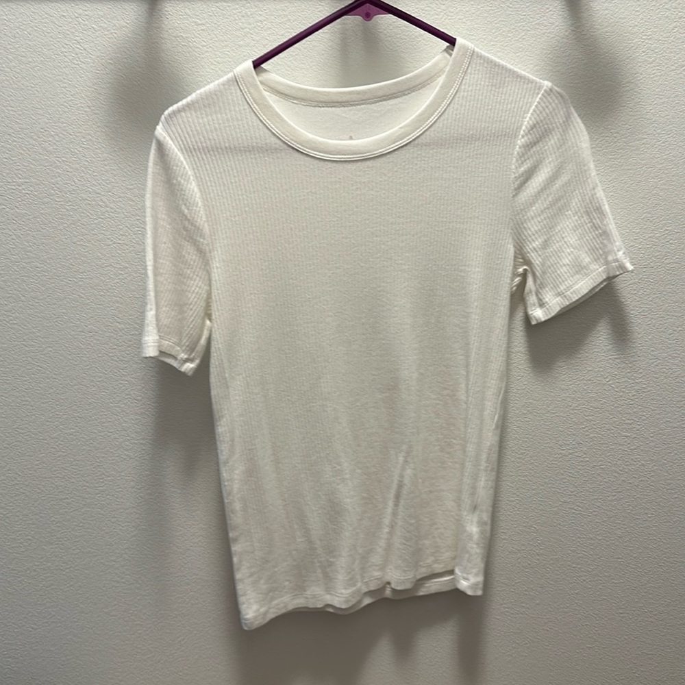 A new day ribbed tee, size medium